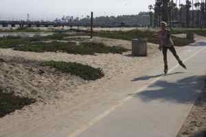 blader skirting sand